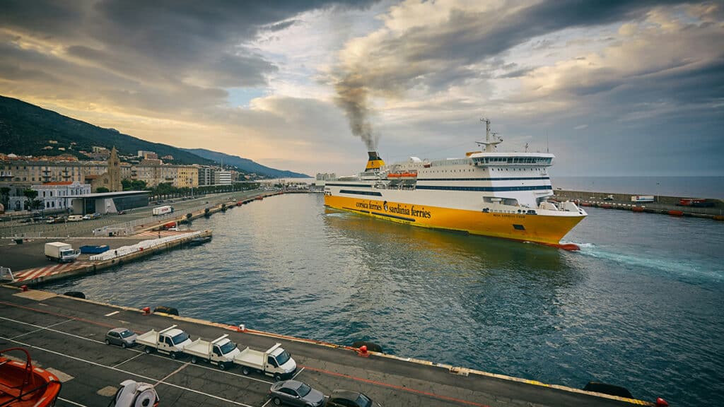 ferry surbooke marseille alger panique astuce evitent cauchemar