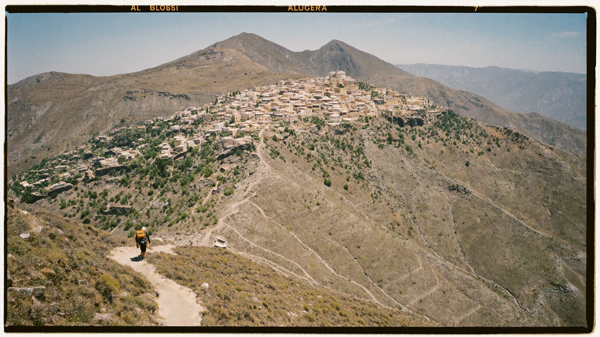 Balcon de Ghoufi et villages troglodytes dans les gorges des Aurès en Algérie